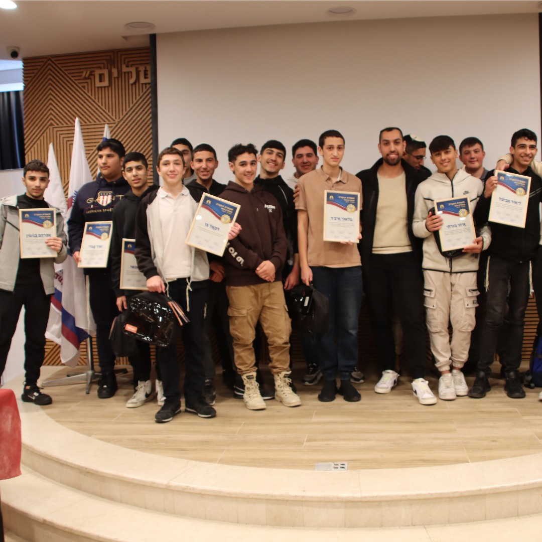 ezraberenholz's tweet photo. Boys Town Jerusalem recognized students for their outstanding voluntary service. The volunteering program instills valuable lessons in compassion and community service. These boys went above and beyond to give back. Proud of their commitment to making a positive impact. https://t.co/b2tWk3mvx9