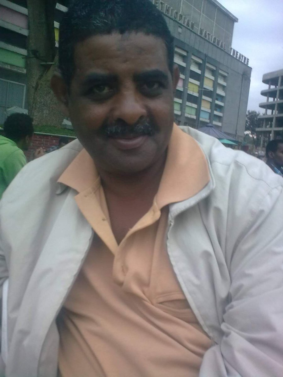 ስኳሬ ወርዷል ቶሎ ድረሺልኝ ስትላት ሚሪንዳ ጠጣበት ብላ ስልክ ከምትዘጋ ሚስት ፈጣሪ ይጠብቃችሁ!! Weird thou! 😈 
''የአበራሽን ጠባሳ ያዬ በእሳት አይጫወትም!''😢 #ገነነ መኩርያ (#ሊብሮ) ነብሥ በሠላም ትረፍ