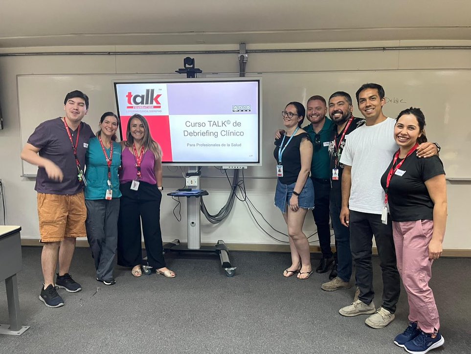 udp_cl's tweet image. #SaludyOdontologíaUDP |📸🤩Así fue la Jornada de Certificación de Julia Zúñiga, Carolina Villanueva, Fabiola Calquin, Valeria Jabes y Marcia Maldonado, académicas UDP, como Instructoras en #Debriefing #TALK👏

Visita saludyodontologia.udp.cl 📲

#SomosUDP #Chile #UDPAlaAltura #UDP
