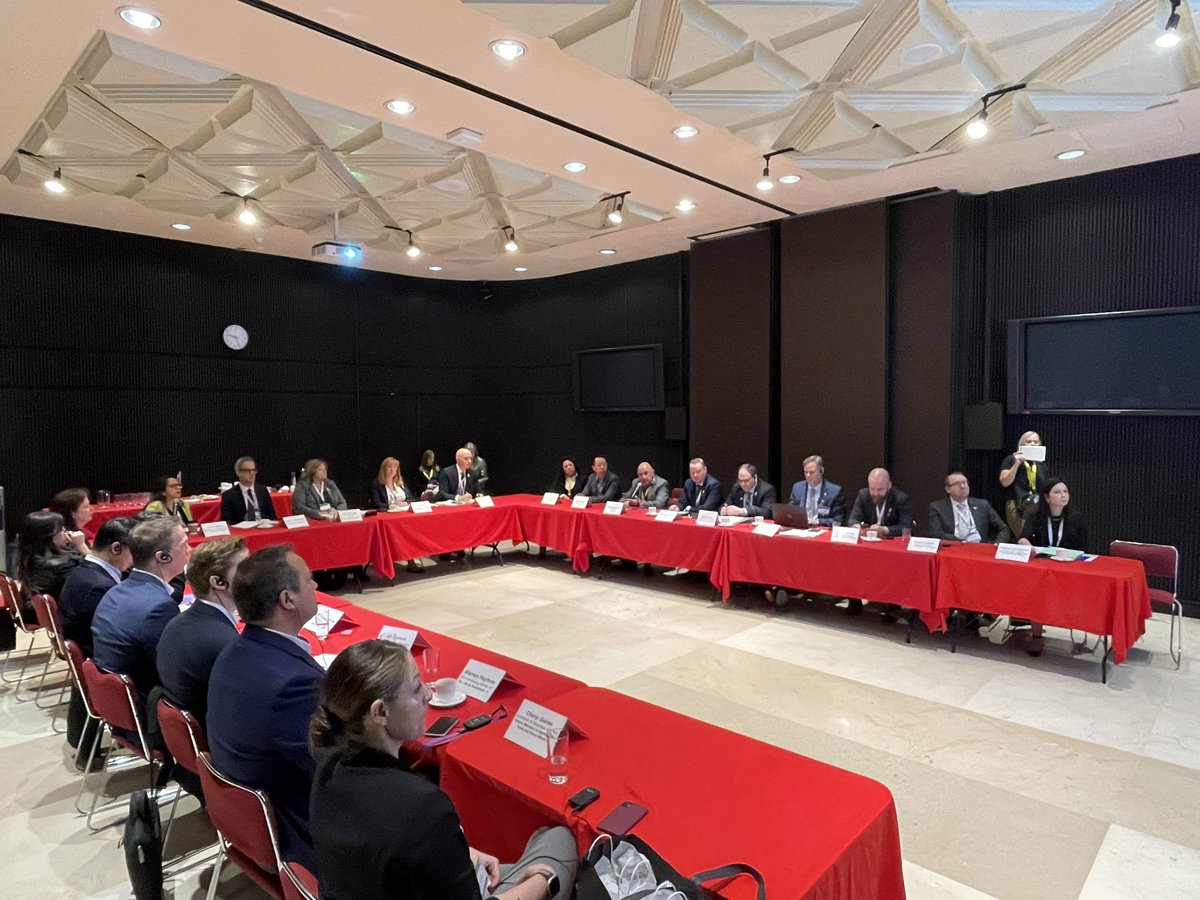 LisaThompsonPC's tweet image. While in #Mexico #Ontario’s grain &amp;amp; bakery trade mission also had a valuable exchange with representatives from: Latin Institute for Cereals, Nat’l Assoc of Importers &amp;amp; Exporters, Nat’l Chamber of Bakers, Nat’l Chamber of Corn Processors as well as #Antad &amp;amp; the Wholesale Market.