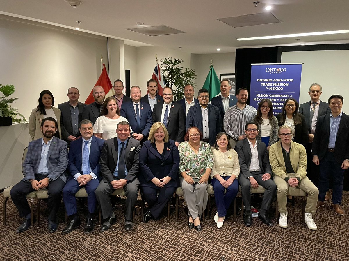 LisaThompsonPC's tweet image. While in #Mexico #Ontario’s grain &amp;amp; bakery trade mission also had a valuable exchange with representatives from: Latin Institute for Cereals, Nat’l Assoc of Importers &amp;amp; Exporters, Nat’l Chamber of Bakers, Nat’l Chamber of Corn Processors as well as #Antad &amp;amp; the Wholesale Market.