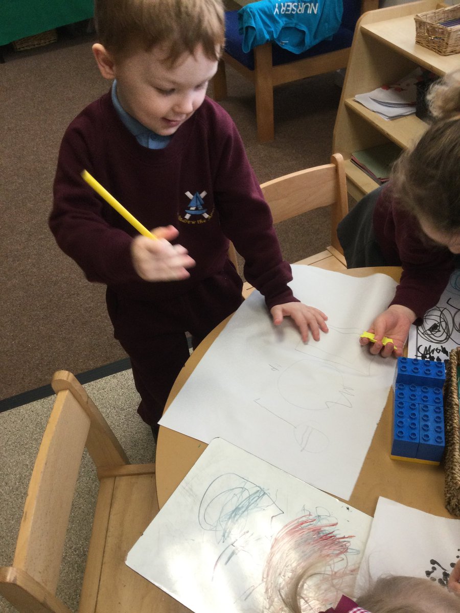 St_Andrew_Apost's tweet image. Nursery enjoy writing indoors and outdoors! #makingmarks #prewritingskills