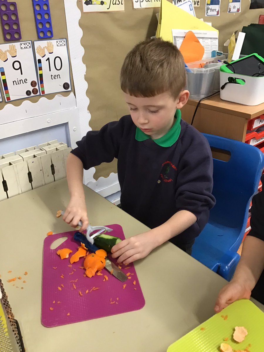 In DT we became chefs. We have been learning how to prepare various fruits and vegetables by chopping, peeling and grating.
