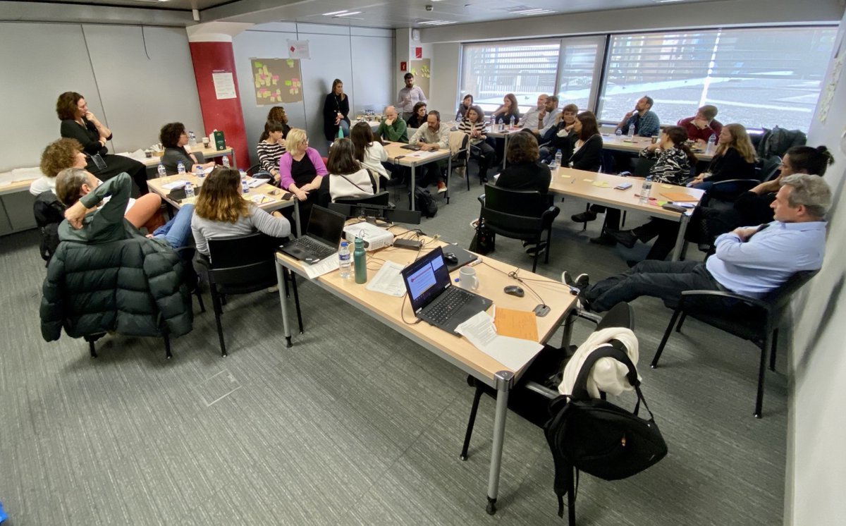 FUEmpresacat's tweet photo. 👥 Avui ha tingut lloc la primera reunió per començar a pensar el que serà el nou pla d'agilització de l'activitat econòmica

👍Moltes gràcies a totes les persones representants del món local que hi heu participat!

#LleiFacilitació #PlaAgilització

https://t.co/lAt37Zo3oS https://t.co/NMU41OcHho