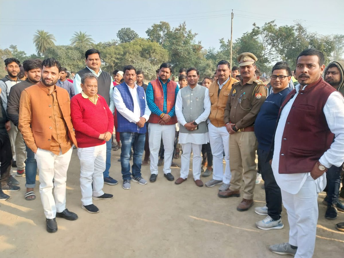 SYSsamit's tweet photo. संयुक्त युवा सेवा समिति द्वारा आयोजित चार दिवसीय खेल में विजयी टीमों को पुरस्कार देकर सम्मानित किया गया तथा बालिका दौड़ आयोजन में विजयी छात्राओं को पुरस्कार देकर सम्मानित किया गया। संयुक्त युवा सेवा समिति सभी के उज्जवल भविष्य की कामना करती है।#SYSS समिति जिंदाबाद। https://t.co/FFnEdBbbdI