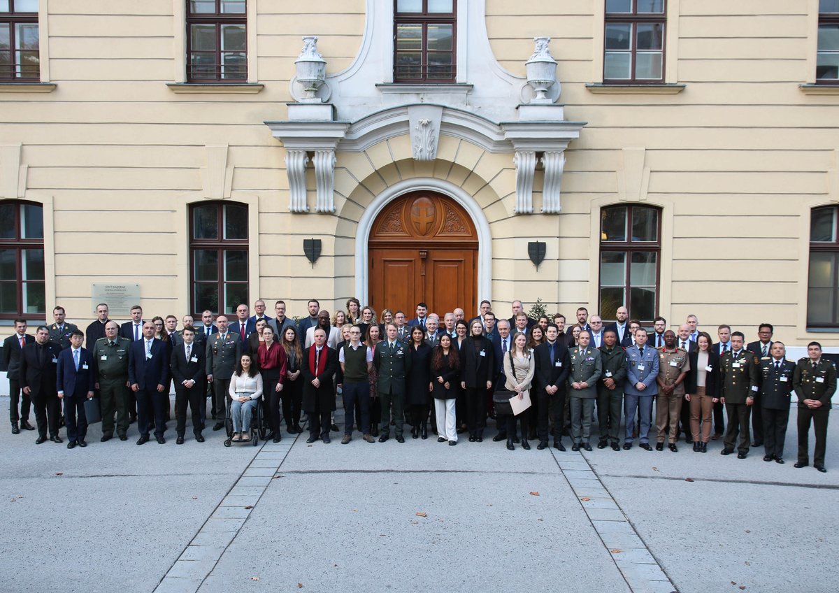 I had the honor of moderating a panel and breakout group at a military workshop on the #EWIPA declaration. The workshop was organized by the <a href="/MFA_Austria/">MFA Austria</a>  and <a href="/Bundesheerbauer/">Michael Bauer</a>. Interesting discussions about preventing civilian casualties from #ExplosiveWeapons in armed conflicts