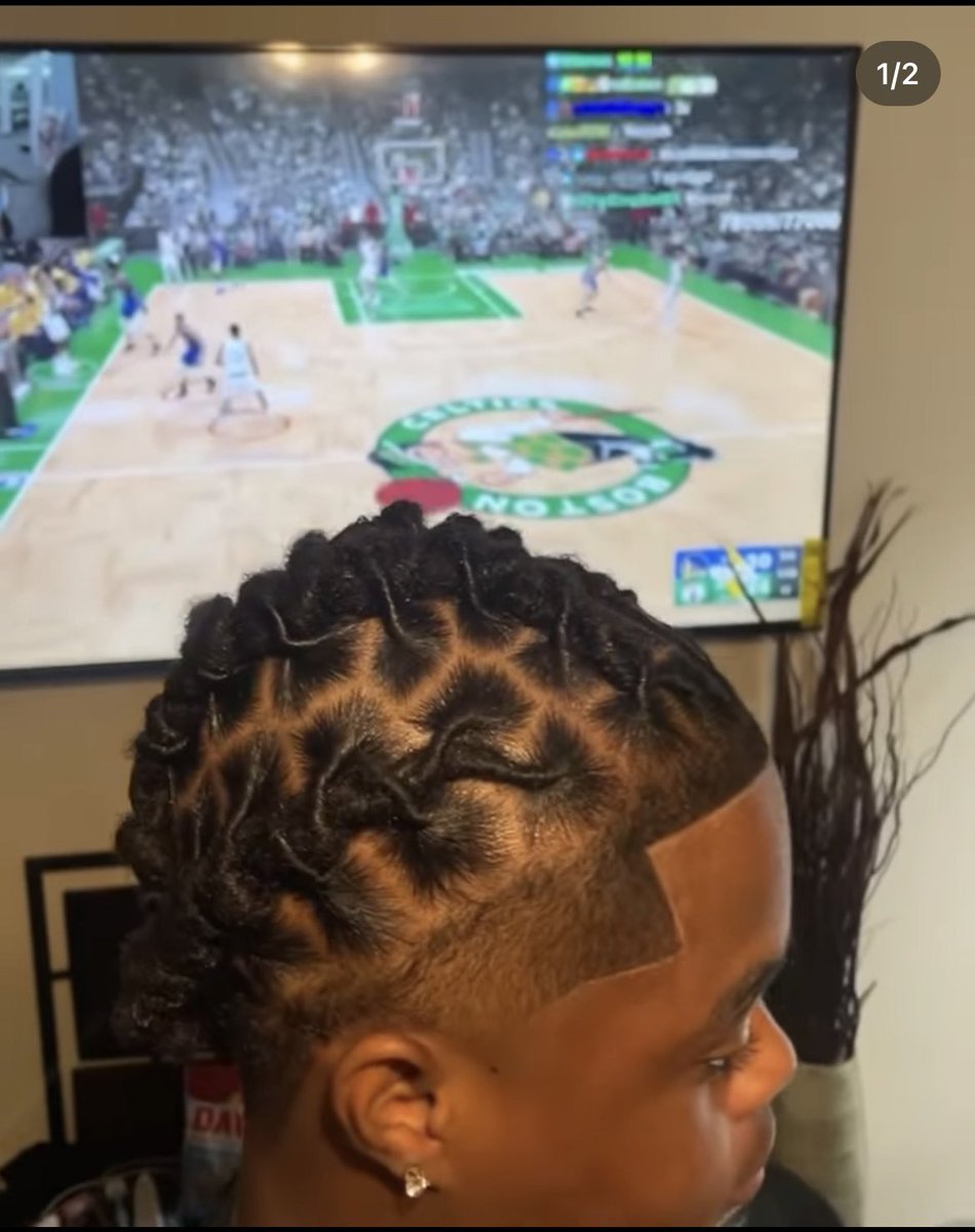strictlybihness's tweet photo. I really do this shit 📈🔥🔥 #locs #loctician https://t.co/uvWWL54cM7