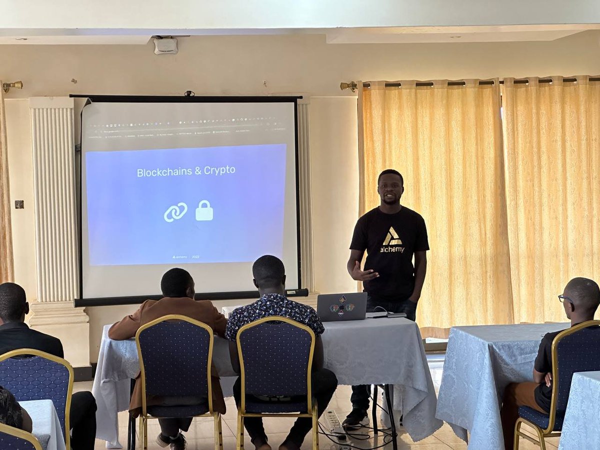 Mucu256's tweet photo. "Chronology, p2p network that ensures permissionlessness, authentication through public key cryptography, the financial incentives through block rewards &amp; proof of work that ensures security", concepts contextualized @AlchemyLearn dev meetup. We meet again. https://t.co/7Z1S736WlF