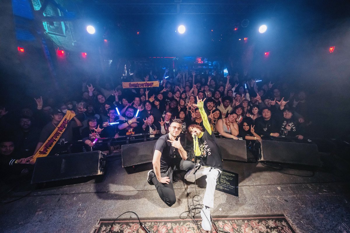 nanonano_me's tweet photo. Thank you so much for making my first ever US tour so UNBELIEVABLY amazing
Thank you for making my DREAM come true
Thank you for changing my LIFE
I promise we'll do it again soon
Until then, Rock on.
Love, NANO
#NOTHINGBUTNOISE https://t.co/OVNyWdZRUa