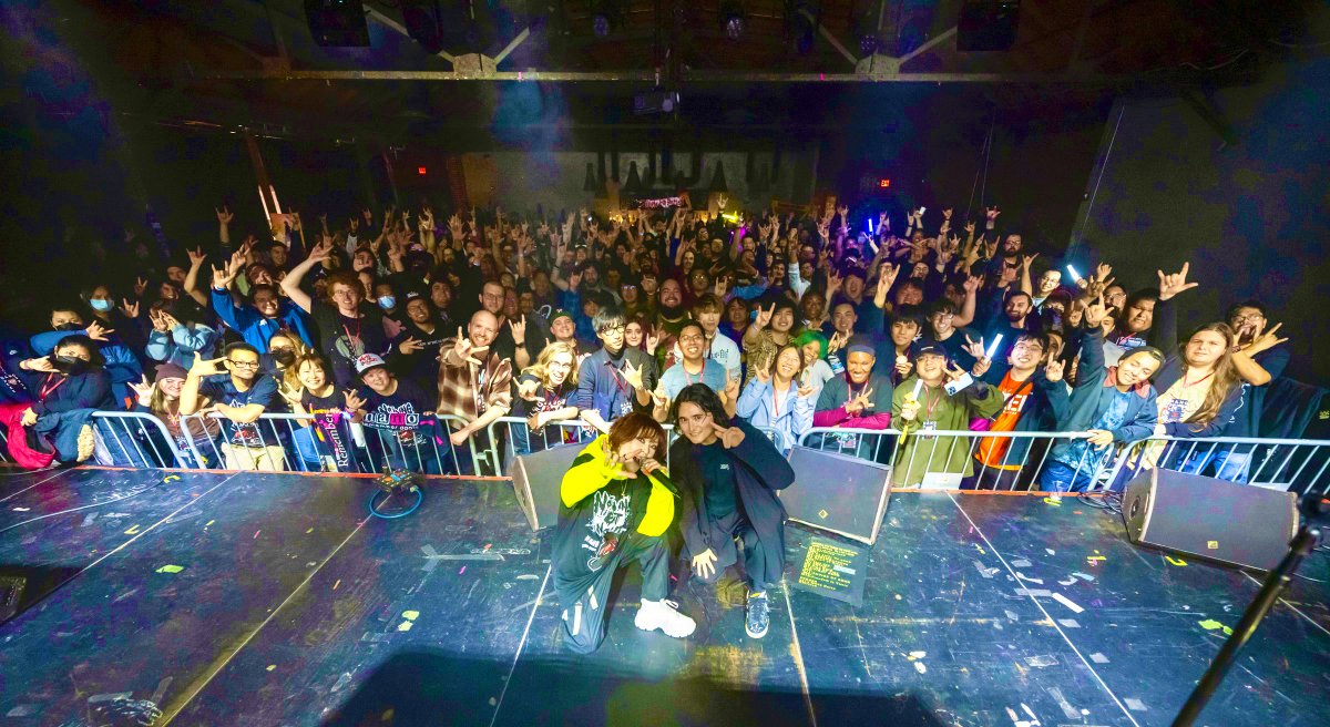 nanonano_me's tweet photo. Thank you so much for making my first ever US tour so UNBELIEVABLY amazing
Thank you for making my DREAM come true
Thank you for changing my LIFE
I promise we'll do it again soon
Until then, Rock on.
Love, NANO
#NOTHINGBUTNOISE https://t.co/OVNyWdZRUa