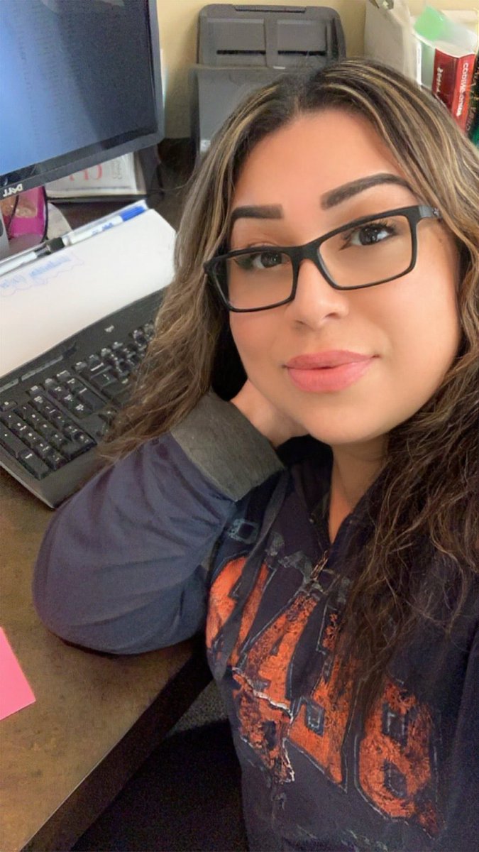 chicitybbygirl's tweet photo. Comps are down so it’s selfie time 🤳 https://t.co/aBp6nhmuC4