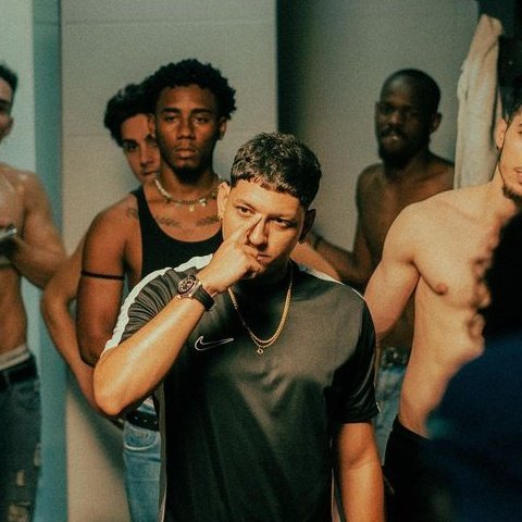 nando ta de shortinho 𐚁 tweet media