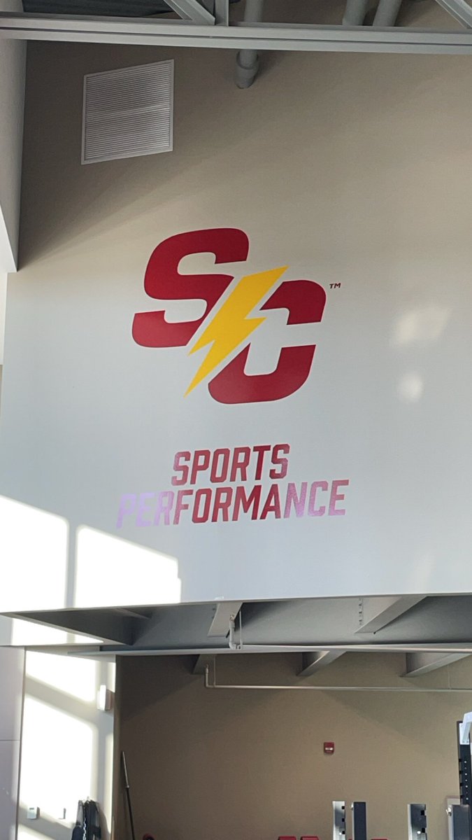 SCSportsPerform's tweet image. A lot of big additions have been added to our department over the last calendar year: 

8 racks for our smaller teams ✔️ 
40 yards of indoor turf ✔️ 
New branding ✔️ 
New nutrition station in the works ⌛️ 

And this is just the start! Still more to come!
