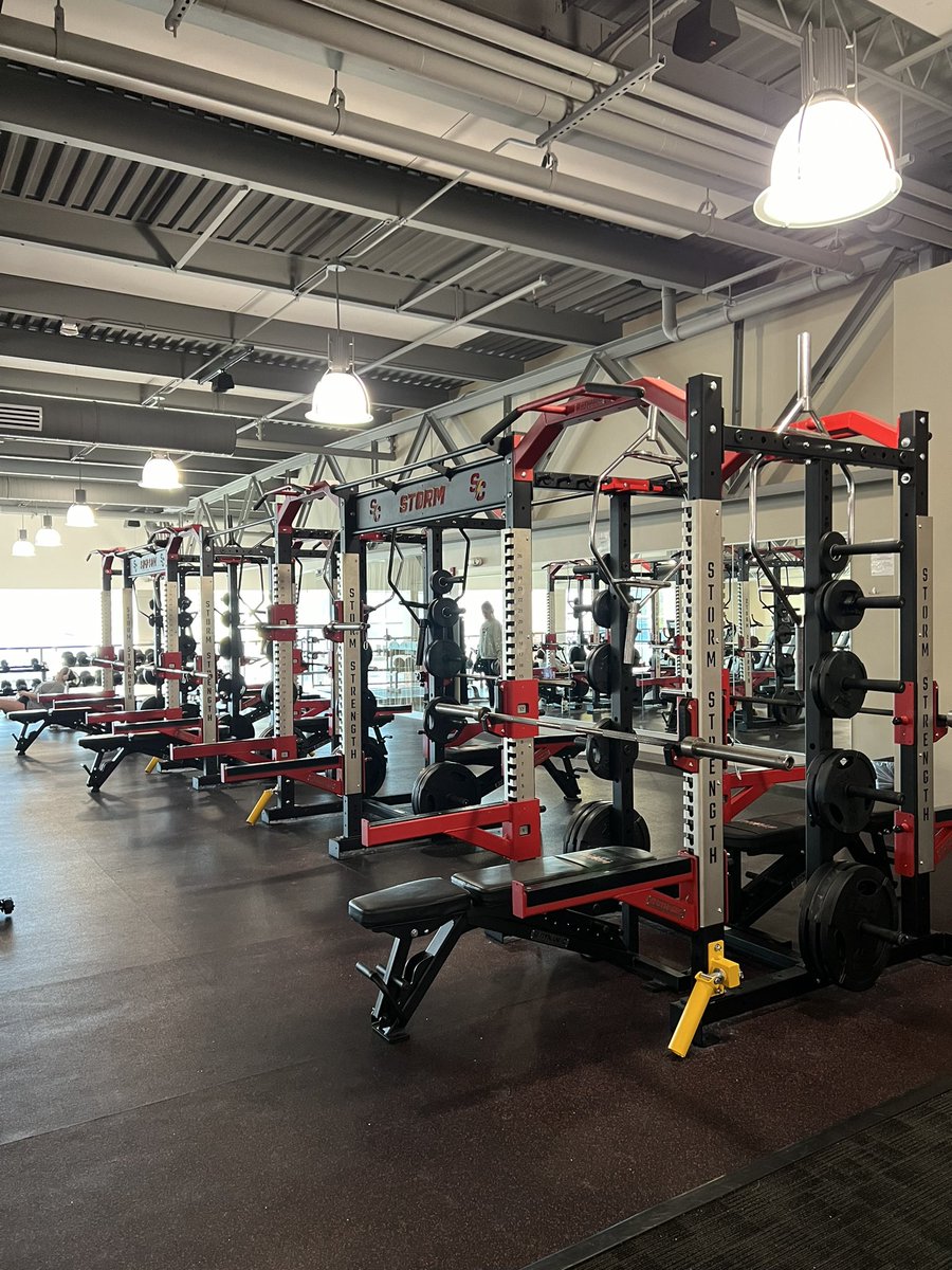 SCSportsPerform's tweet image. A lot of big additions have been added to our department over the last calendar year: 

8 racks for our smaller teams ✔️ 
40 yards of indoor turf ✔️ 
New branding ✔️ 
New nutrition station in the works ⌛️ 

And this is just the start! Still more to come!