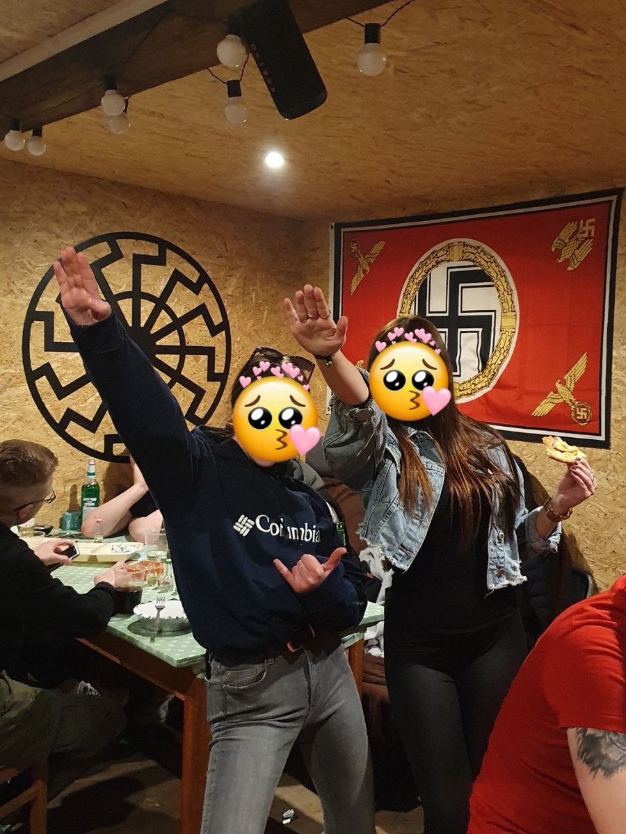 espananoserind's tweet photo. La pizza anti antifa. 😍😍😍😍 Buon appetito! Enjoy! Que aproveche! https://t.co/32f8R4XdoU