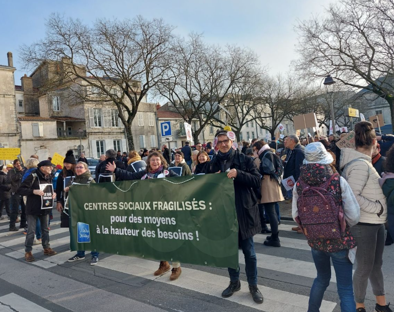 🚨Une journée nationale d'action est organisée ce mercredi par les @centresociaux et Socioculturels de France. On vous explique ce qu'il se passe ! 🧶