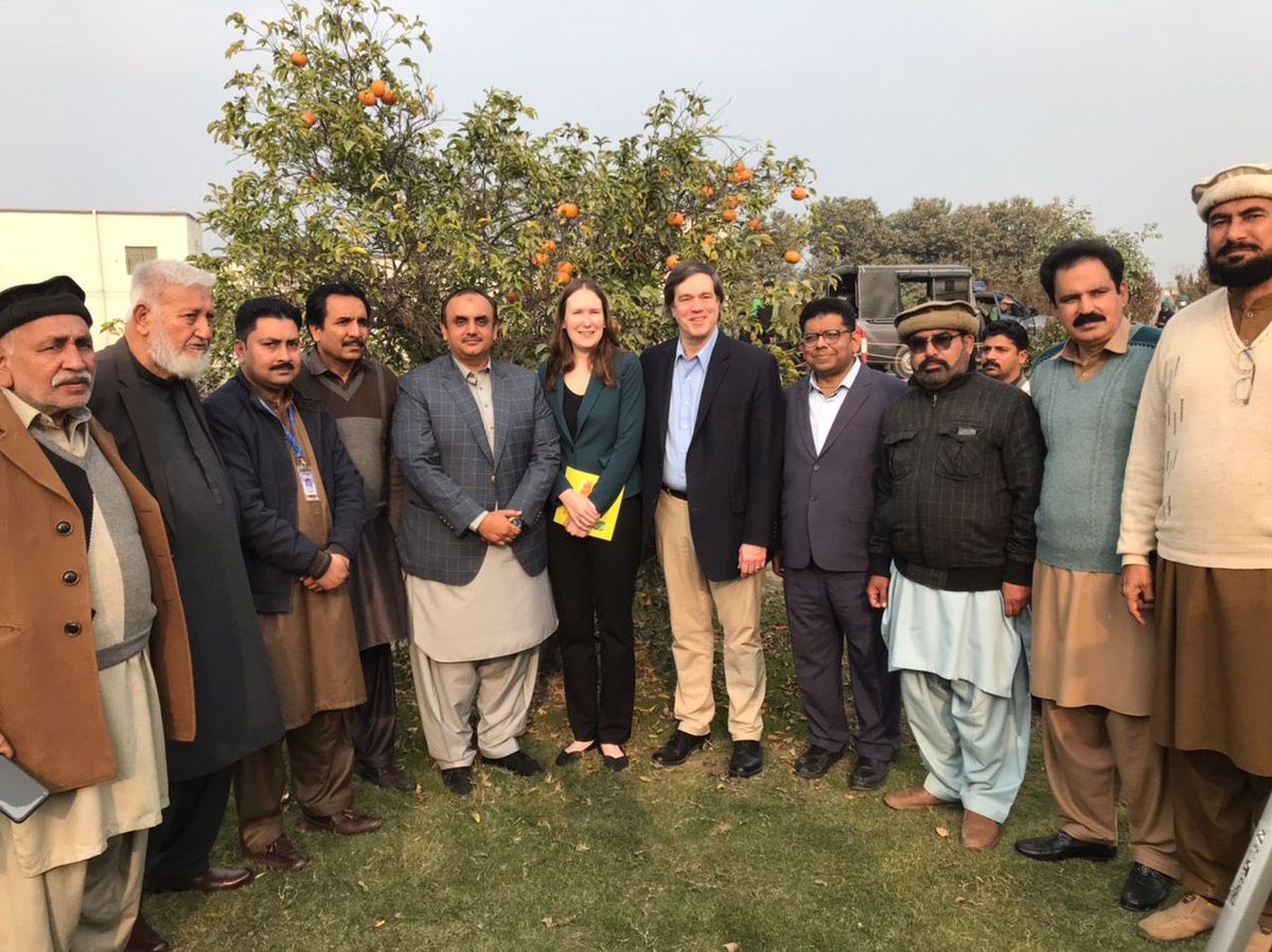 fruit_national's tweet photo. H.E. Mr Andrew Schofer 🇺🇸 
U.S DCM in Pakistan @usembislamabad 
Kristin Hawkins
U.S Consul General Lahore @USCGLahore 
Visited National Fruit Processing Factory and have brief conversation about enhancement of kinnow 🍊production and exports 
Thanks for their kind visit ❤️ https://t.co/2YD6iPdLyG