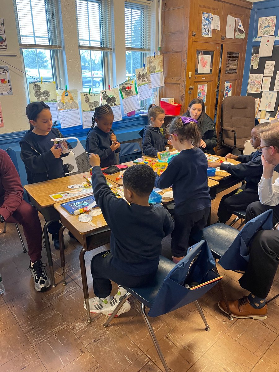 Open House with our families! First grade told a fable retell with stick puppets then we made Heart Family Trees with Ms.Hill. @icschool_online @icsartsmart #Csw24 #Catholicschoolsweek