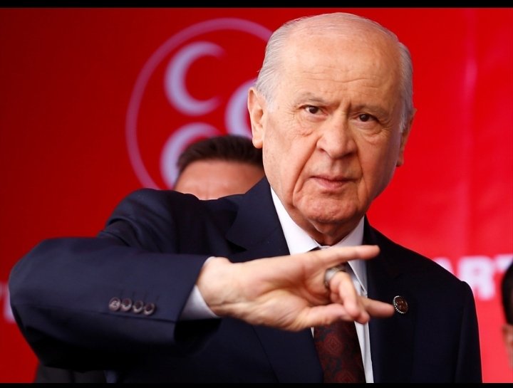 ÜLKÜSÜ, ÜLKESİ ve PARTİSİ için adanmış bir ömür.
DEVLET BAHÇELİ
#HareketinLideriDevletBahçeli
#Evlatlarınseninle
#Bahçelibaştacımızdır
🇹🇷🤘🇹🇷