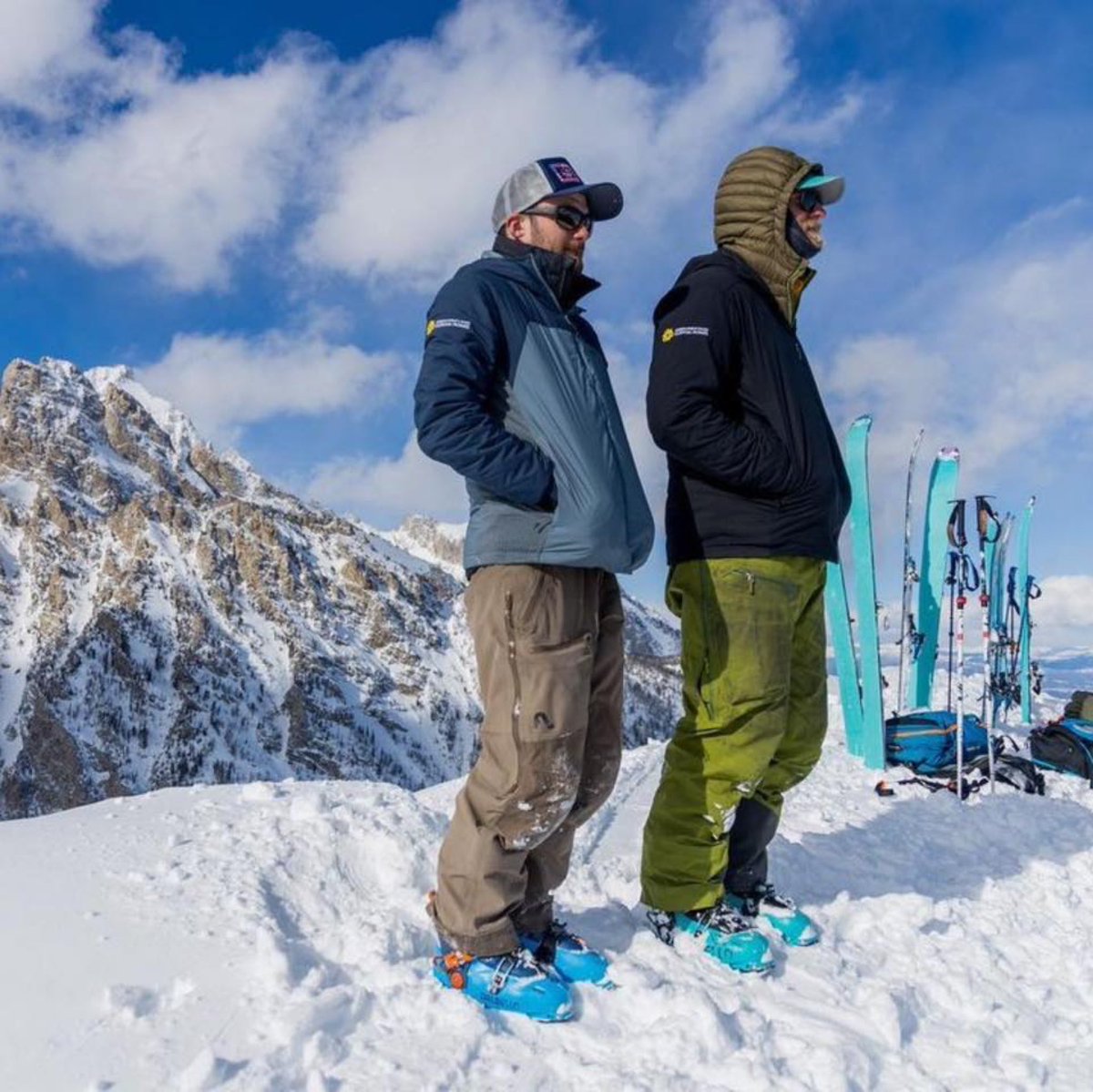 JPCHomebuilder's tweet photo. “JPCraig Home Builders will take you anywhere…even to the top of the mountains!” ~ Eric Suran
We always appreciate an epic adventure! Thank you for bringing your #JPCraig gear to the Teton Range & sharing your experience!
#Gear #TetonRange #CustomAdventure #Lifestyle #JPCraig https://t.co/aomF7j3btT