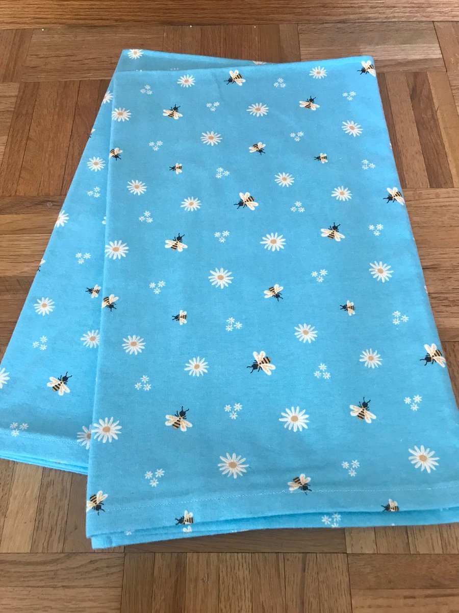 babycarebycornelia.etsy.com/listing/165548… Matching receiving blankets and burp cloths! Great Baby Shower Gift! #bluehoneybees #comfort #absorbent #functional
