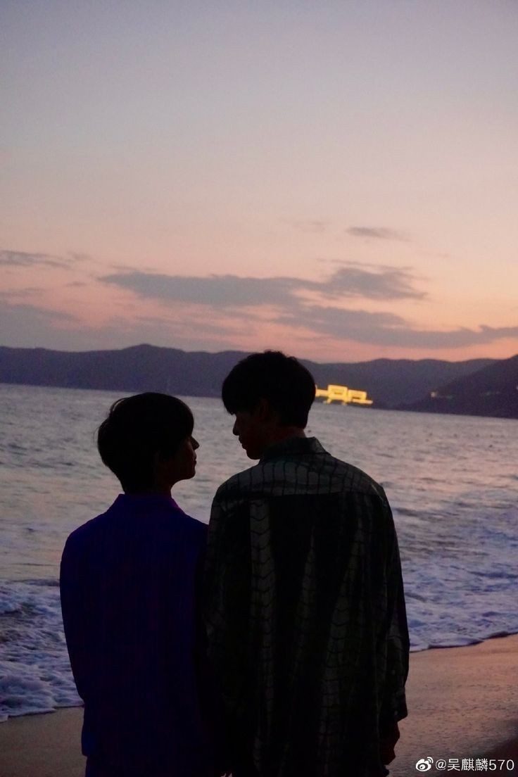 ohmnanonnara's tweet photo. #OhmNanon au
[Rumah bercerita, Season 1]

— Dear Nathan

Untuk mu bahkan akan ku daki pegunungan Himalaya.
                       - Owen Randegan Abiyyu https://t.co/vDVLvfvLND
