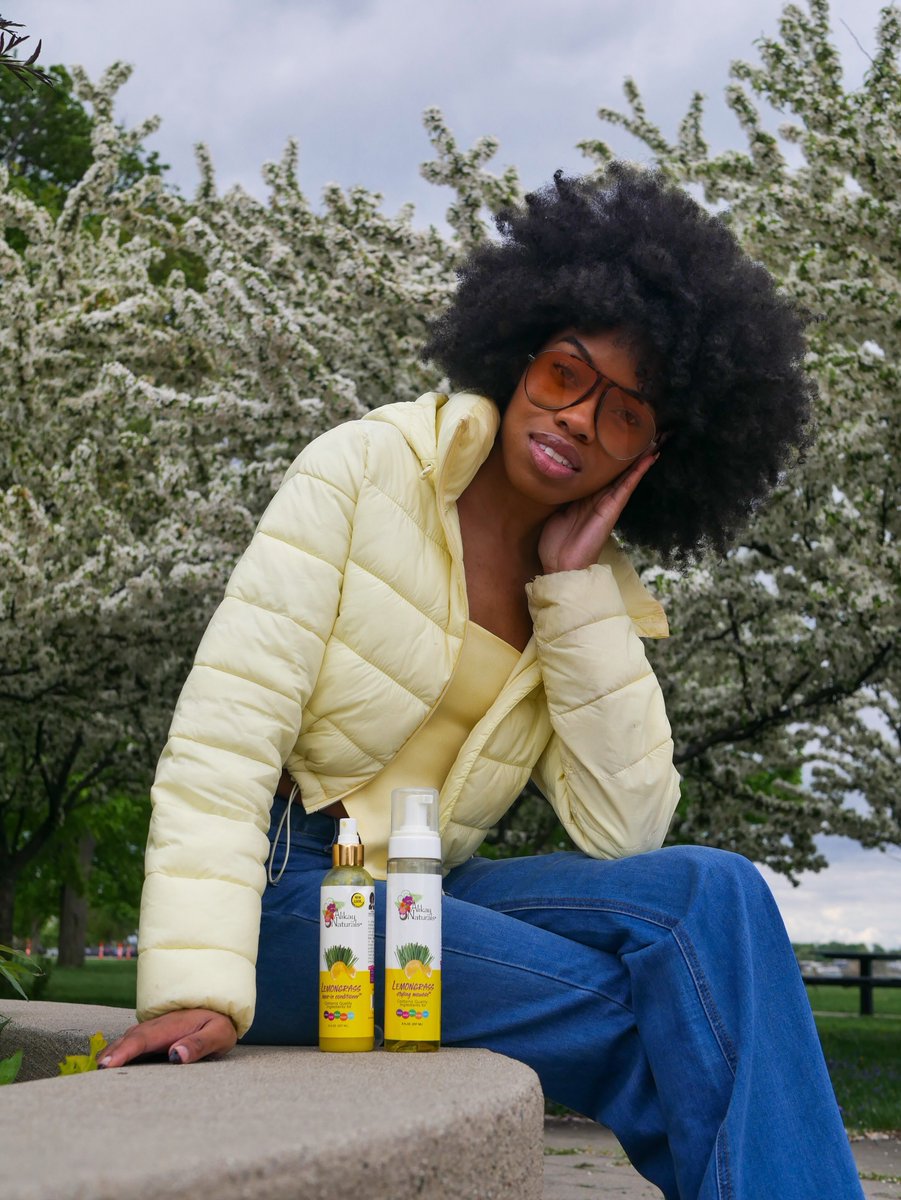 Who needs hot cocoa when you've got #AlikayNaturals Lemongrass products to keep your hair looking fabulous in the winter? Cheers to good hair days even in the cold! ✨🌺