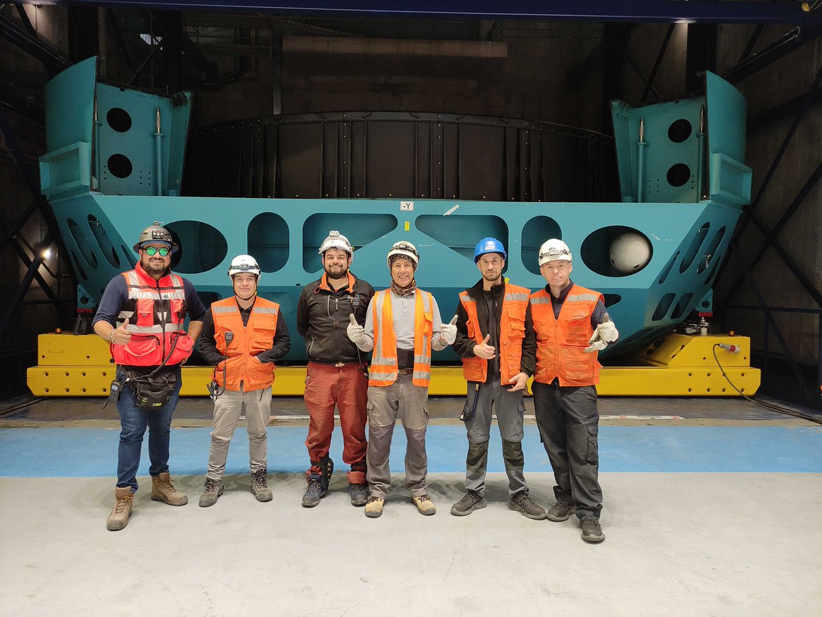 VRubinObs's tweet photo. Big equipment, big moves!

Our summit team removed the primary mirror cell and its stand-in steel "mirror" from the telescope mount and moved them to the observatory's maintenance level. 

Next up: final testing of the on-site coating chamber in prep for coating our glass mirror! https://t.co/7eJ96b2yNV