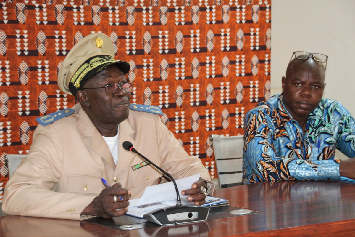 PNUDMALI's tweet image. #Mopti : @PNUDMALI &amp;amp; les agences @onu_mali 🇺🇳unissent leurs efforts lors du 1er comité régional de coordination humanitaire &amp;amp; de dvpt de l’année 2024 pour mettre en œuvre des actions concrètes afin de renforcer les moyens d’existence des populations déplacées. #SolutionsDurables