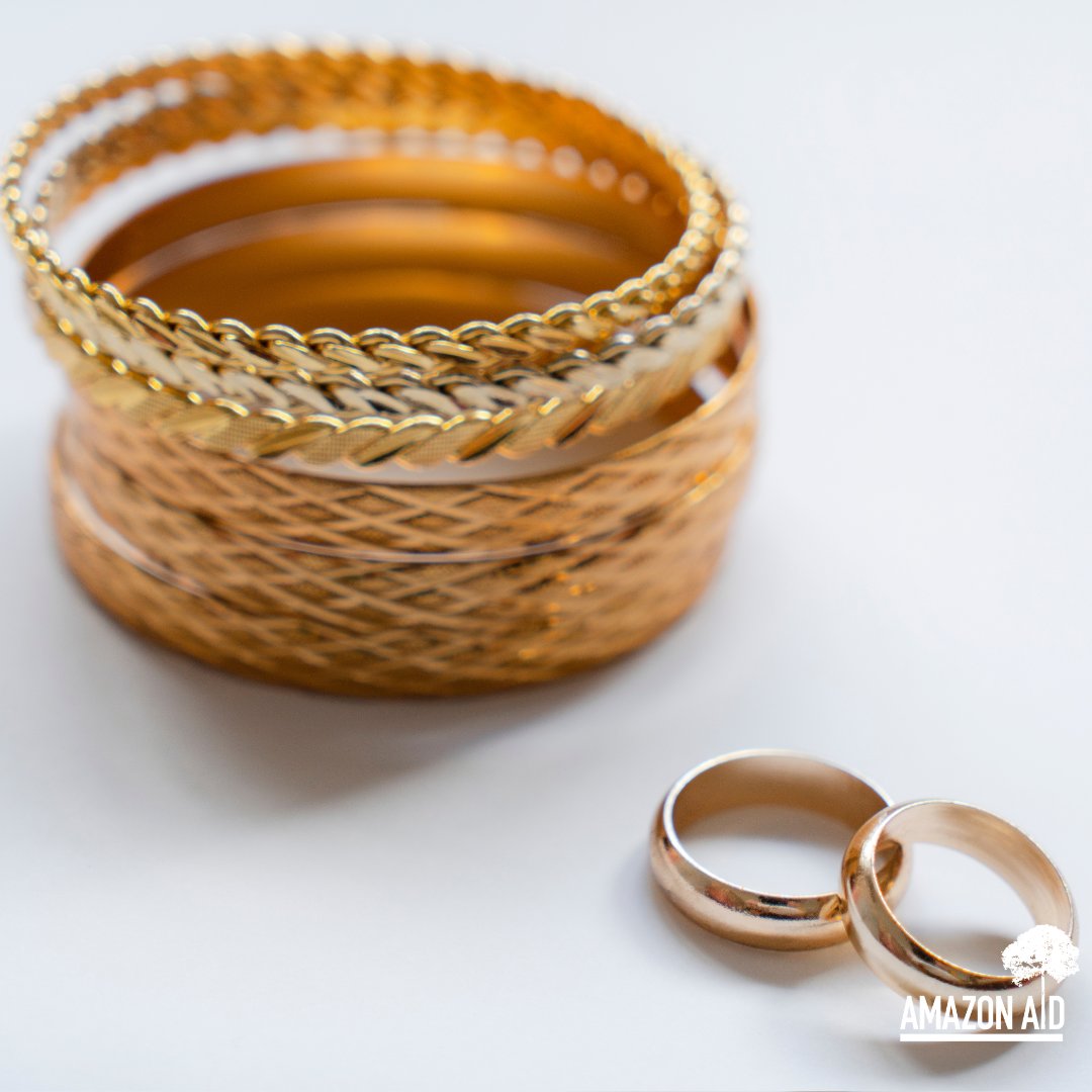 AmazonAidF's tweet image. There are many things to think about when you purchase gold products. 

You want to make sure that you make the right choice and purchase gold that does not come at the expense of harming humans and the environment.

Subscribe: amazonaid.org/sign-up/