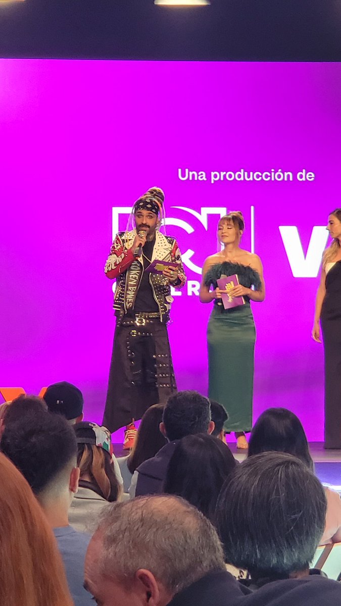 @CanalRCN @VIX . @Lina_Tejeiro y @_robertman serán los encargados de llevar la previa y el post de cada gala en @VIX. La plataforma tendrá sus host exclusivos para el formato.