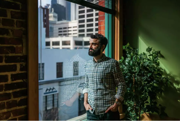 Today in the <a href="/sfchronicle/">San Francisco Chronicle</a>: Story on neo-Nazis targeting Jewish journalists.

“It’s just so sad on their part, and despicable and pathetic," said Stutman, whose late father, Edward Stutman, prosecuted suspected Nazis for the federal government.

sfchronicle.com/california/art…