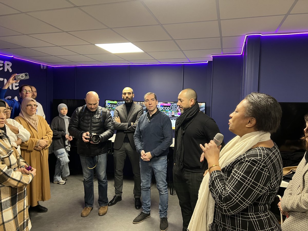 LMHabitat's tweet photo. Lors du conseil national des villes à @vaulxenvelin_  ,  visite de @NECC_gaming, association qui lutte contre le décrochage scolaire et la fracture numérique, à qui @LMHabitat  a proposé des locaux remis à neuf.

@HeleneGeoffroy  @fabiennekeller9  @vincent_cristia  @RenaudPayre https://t.co/GbmtWTQl3H