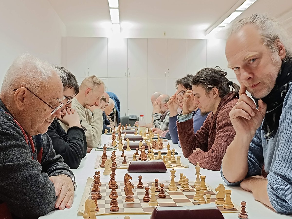 Who wants to play in the Solymar Chess Club? Ki akar játszani a solymári sakk clubban?