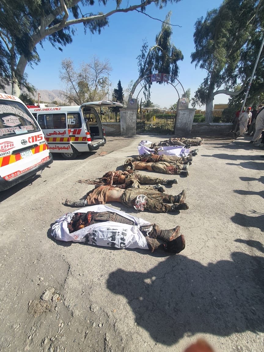 دہشتگرد تنظیم بی ایل اے کے ٹوٹل 22 دہشتگرد ہلاک ہوچکے ہیں✌️🇵🇰
پاکستان زندہ باد

#BalochistanRejectsMahrang 
#Balochistan 
#BalochGenocide