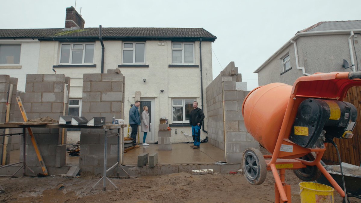 On tonight’s show Aled &amp; Danielle are dreaming of expanding their forever home, however, a series of DIY mishaps have left the couple struggling to move their project forward.

Watch #YourDreamKitchenforLess at 6pm on <a href="/channel5_tv/">Channel 5</a> to see if we can mobilise them into action.