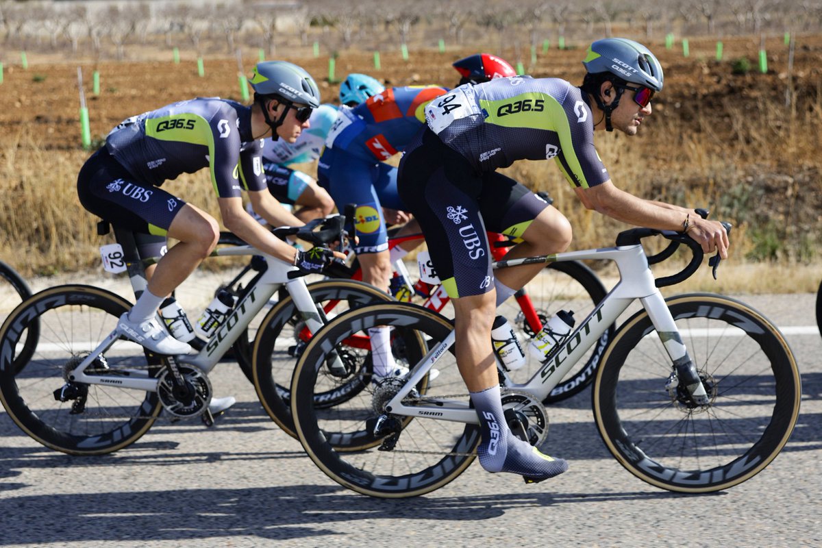 Pinarello_Q36_5's tweet photo. 🇪🇸 #VCV75
Stage 1 @VueltaCV concluded with a breakaway victory.
@CFHagen and @JiimmyWhelan finished in good position amongst the GC favourites and kept their overall ambitions alive.
Tomorrow an undulating stage 2 awaits & we’re ready to fight again 🙌
📸: @SprintCycling https://t.co/knYKkFotQR