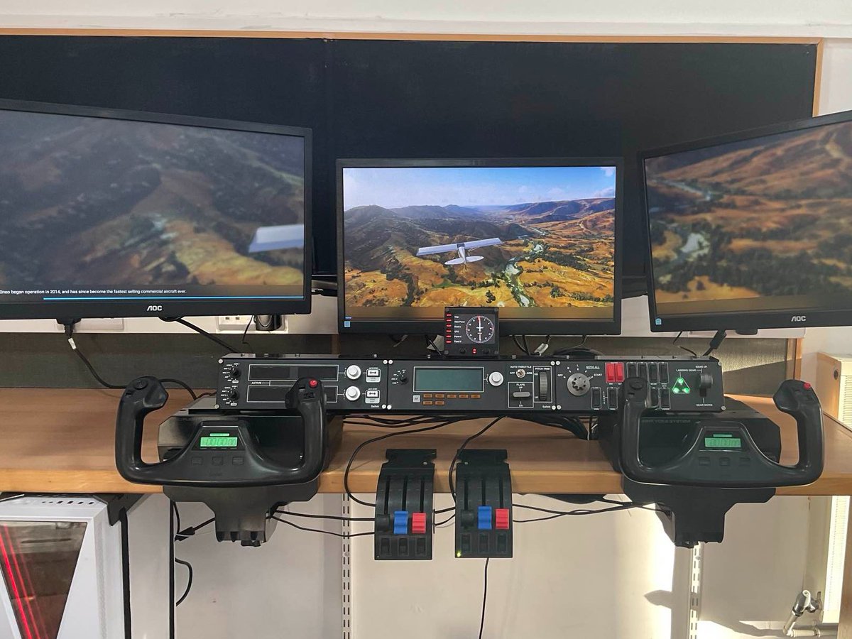 prep_stem's tweet photo. corei7 today setting up a smart home environment for the flight sim on a raspberry pi. Adding sensors, LEDs and other devices, controlling using automations. 1st stage of the upgrade https://t.co/SKpabl26C3