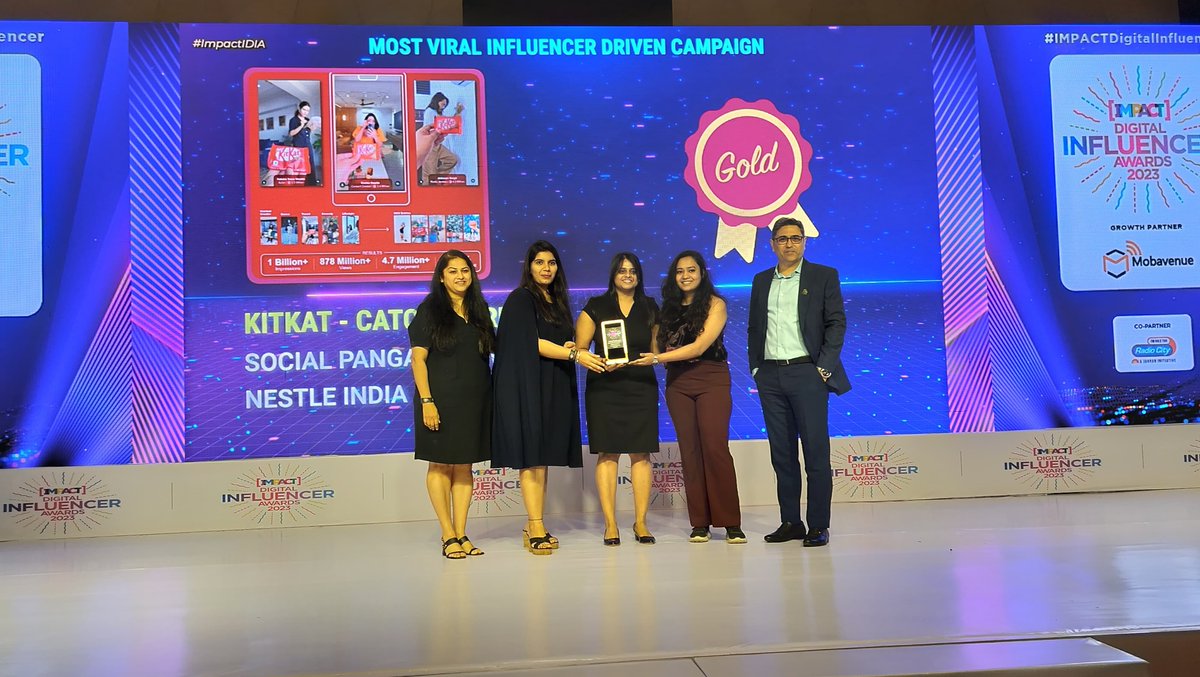 e4mevents's tweet photo. Honoring the Best 🙌
Many Congratulations to the Extraordinary Winners of the #ImpactDigitalInfluencer Awards 2023!
Category: Most Viral Influencer Driven Campaign
Winners: @socialpanga , @eleve_media , @NestleIndia
#IMPACTDigitalInfluencerAwards #InfluencerAwards #InfluencerCampaigns #InfluencerAgency