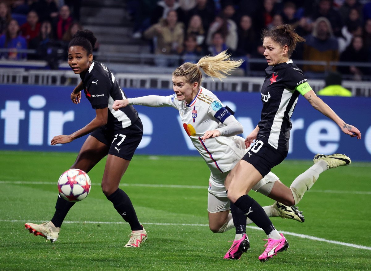 fenottes's tweet photo. Bilan mitigé de l’#OL après un dernier match de poules bien terne
#OLSLA #Prague
(Le Progrès : https://t.co/mytIimmHpu) https://t.co/MKmIUOvTuw