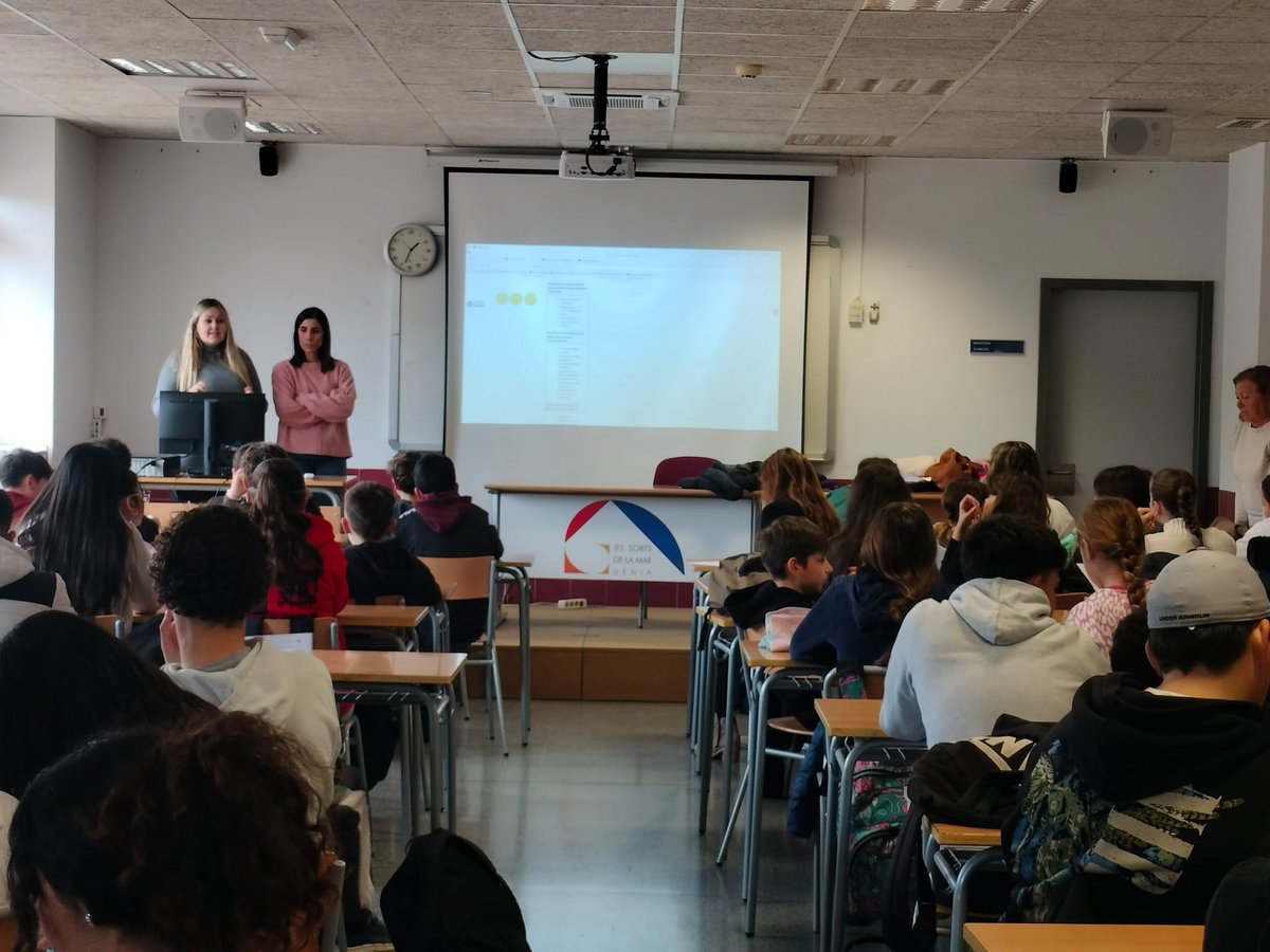 Els alumnes de 2n ESO comencen la formació en grups Interactius amb les companyes del CEIP Les Vessanes <a href="/Vessanes/">CEIP Les Vessanes</a>
