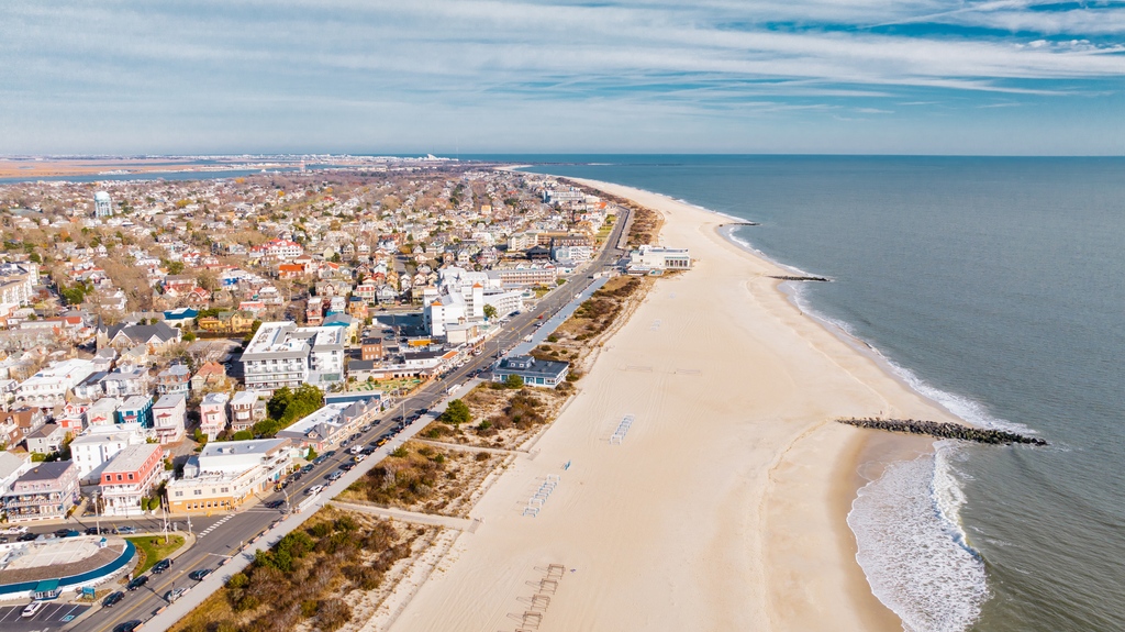 There's something magical about the Cape May shoreline, especially when warmer days are  on the horizon! 🌅 We can't wait to share these breathtaking views with you soon. 

#capemay #capemaycoastline #coastline #beach