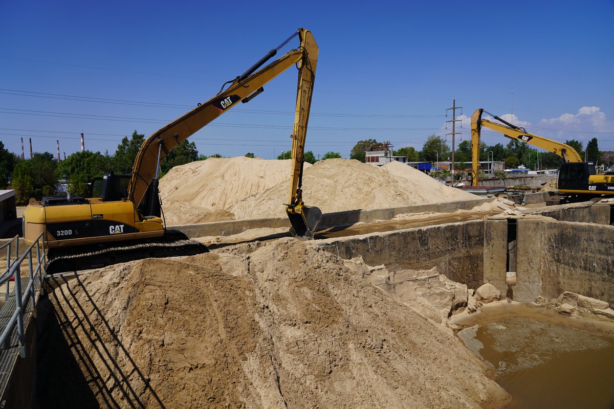 Nuestra cabecera Arenera Marymar en el @puertodocksudok

¡Cargá tu camión con la calidad de arena que estás necesitando!

Fina • Gruesa • Mezcla • Entrefina • Tipo Silos

Para pedidos de presupuestos o consultas escribinos a: info@silosareneros.com.ar