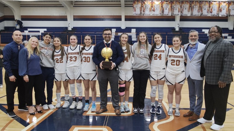 ssolis3's tweet photo. Thank you to everyone who came out to support our @riversidebball1 girls last night. Historic season for our school and community. Back to Back District Champs and tons left to accomplish. Go Rangers! #riverside4ever #allergictoaverage @vlara_82 @YISDAthletics1 @CoachRecoder https://t.co/W1emvRGgBA