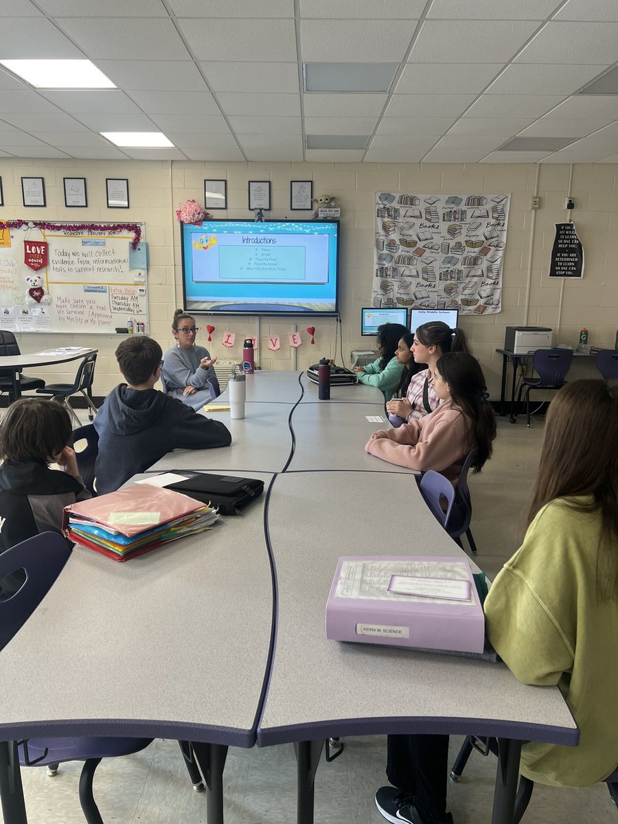 cpfitzpatrick28's tweet photo. Mrs. DiStefano and I had the pleasure of hosting Buccaneer Roundtable this morning! We met with student representatives from 6th, 7th, &amp; 8th grade to discuss various topics involving their school experiences. @LotitoMs #IslipRising https://t.co/qJvcoPF0xc