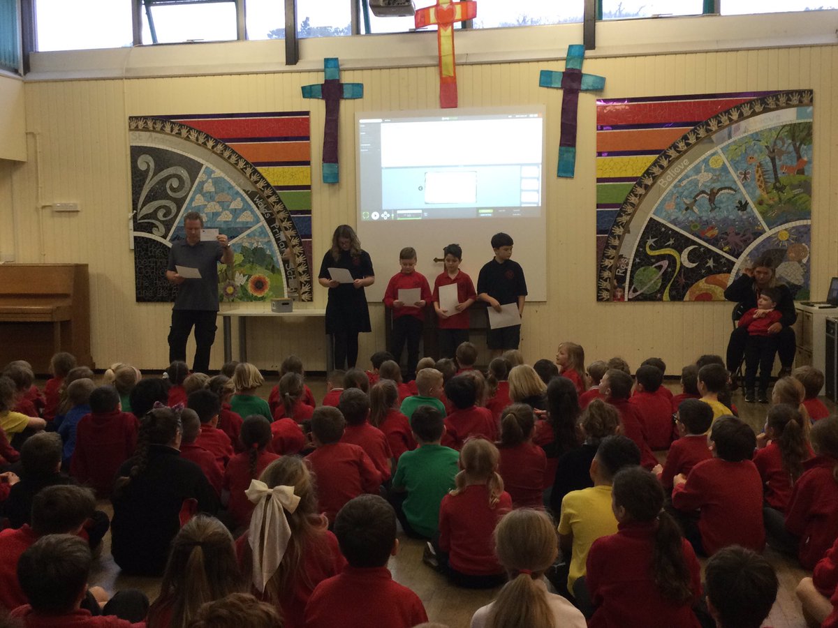 Some of our Digital Leaders did a great job introducing our Cyberbullying box to the children. 💯👍👏 #SAMsDigitalLeaders