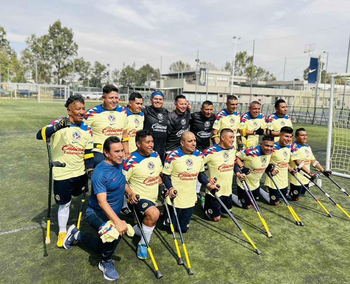 BWiseRBC's tweet image. 1/2 Aarón Flores @DISCAARON, asociado responsable de Diversity, Equality &amp;amp; Inclusion #DEI de #BWISE, debutó como portero del 1er equipo de futbol de personas amputadas de @ClubAmerica. Gran iniciativa en pro de #PcD, donde participamos grax al fichaje de nuestro destacado abogado
