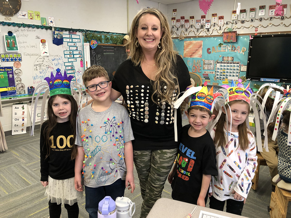 OneRockwood's tweet photo. It's the 100th day of school in @rockwoodschools, and elementary students and staff members celebrated by dressing up and participating in a variety of reading, writing and math activities. Here are a few images from Babler and Blevins! #WeAreRockwood #100thdayofschool https://t.co/BeBVPa99vP