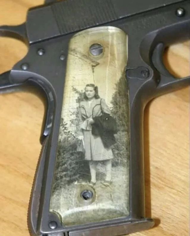 fasc1nate's tweet image. During World War II, it was common for soldiers to keep family photos under clear grips on their 1911 pistols. They were called “sweetheart grips”