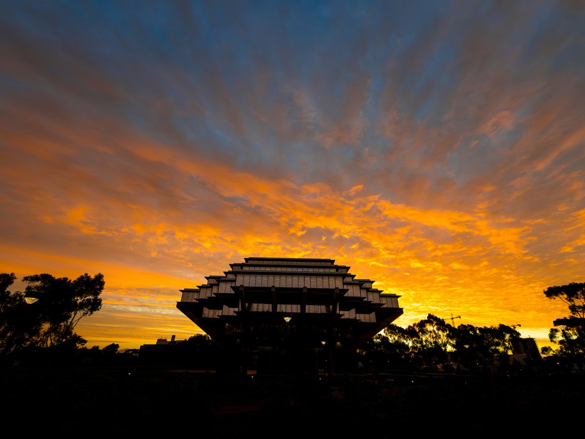 UC San Diego (@ucsandiego) on Twitter photo A magical sunrise occurred over Geisel Library this morning. π π
πβοΈ
Photos by: <a href="/erikjepsen/">Erik Jepsen</a> on Instagram
#UCSD #UCSanDiego #GeiselLibrary A magical sunrise occurred over Geisel Library this morning. π π
πβοΈ
Photos by: <a href="/erikjepsen/">Erik Jepsen</a> on Instagram
#UCSD #UCSanDiego #GeiselLibrary